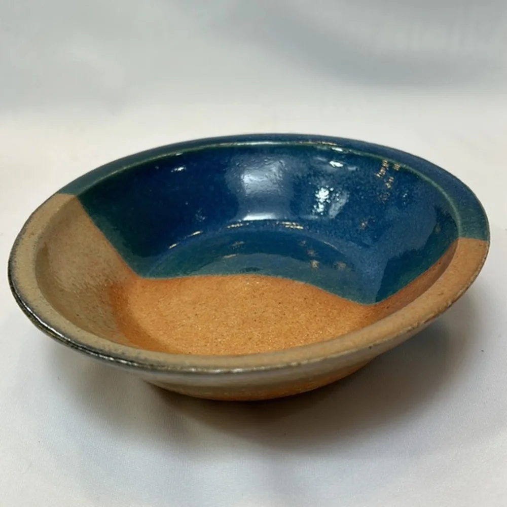 Pottery Tan/Blue Shiny Glazed Lipped Bowl